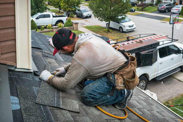 Professional Emergency Roof Repair technician working in Mabank, TX